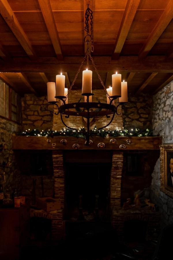 A La Source De Lavis Houyet Exterior photo