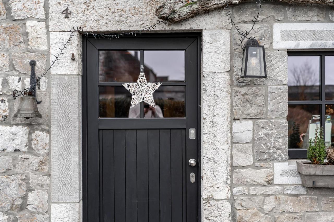 A La Source De Lavis Houyet Exterior photo