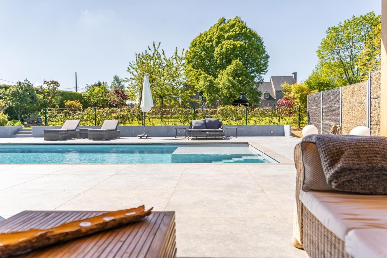A La Source De Lavis Houyet Exterior photo